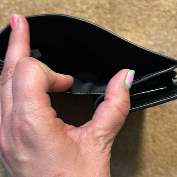 BEAUTIFUL Marc Jacobs Silver Chrome Wallet - Picture 6 of 10